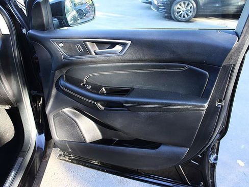 Used 2019 Ford Edge Titanium w/ Equipment Group 301A FWD image 18