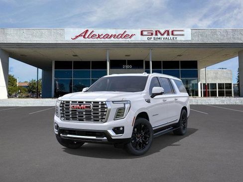 New 2026 GMC Yukon XL Denali w/ Sun & Power Step Package image 8