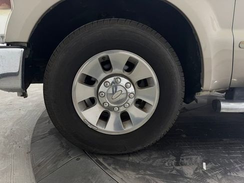 Used 2010 Ford F350 Lariat image 9