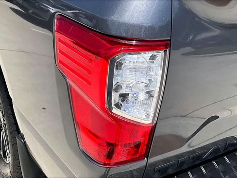 Used 2019 Nissan Titan SV w/ SV Convenience Package AWD/4WD image 27