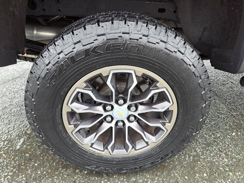 Used 2020 Chevrolet Colorado ZR2 image 18