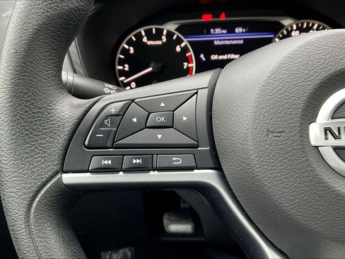 Used 2022 Nissan Altima 2.5 SV FWD image 11