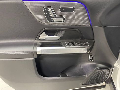 Certified 2023 Mercedes-Benz GLB 250 4MATIC image 18