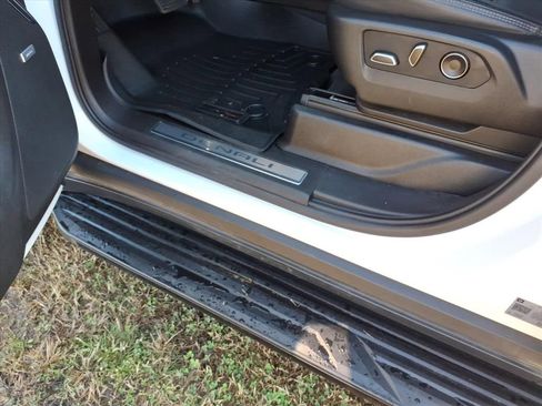 Used 2021 GMC Yukon Denali image 16