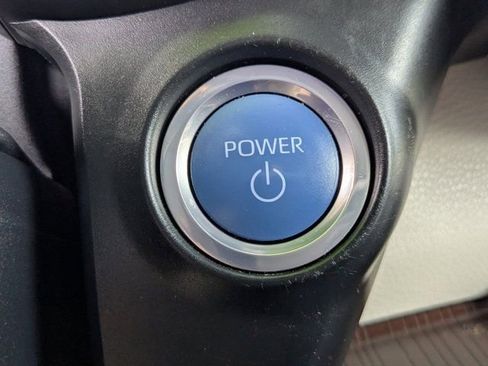 Used 2024 Toyota Sienna XLE FWD image 28