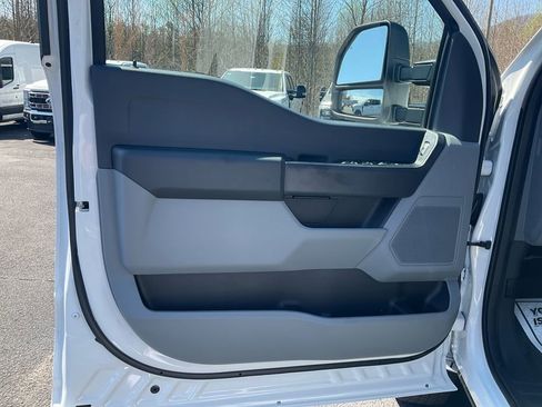 New 2026 Ford F250 XL AWD/4WD image 17