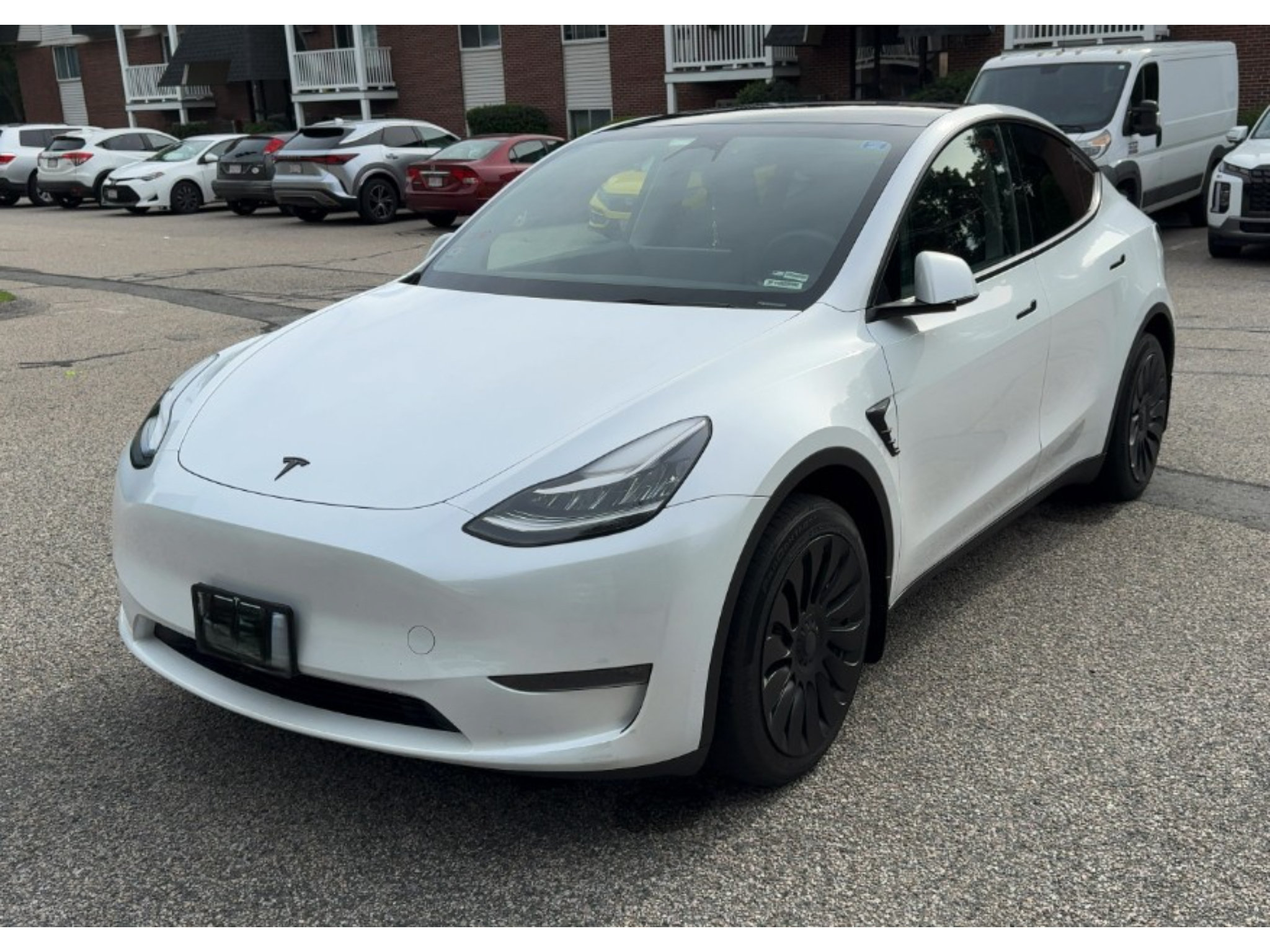 Used 2023 Tesla Model Y Long Range AWD/4WD image 1