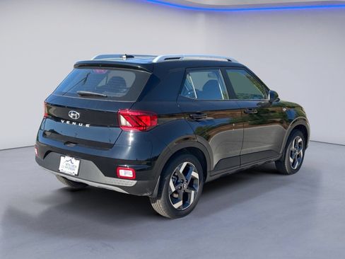 Used 2026 Hyundai Venue SEL FWD image 7