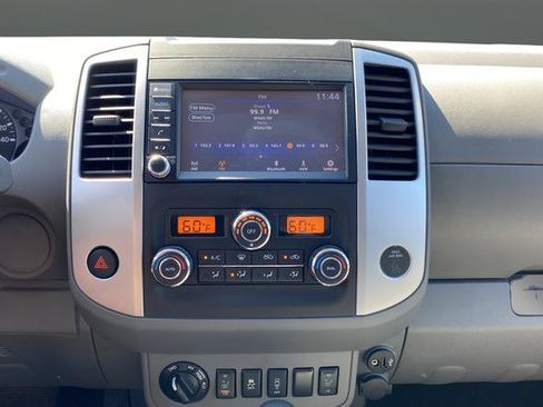 Used 2020 Nissan Frontier SV AWD/4WD image 12