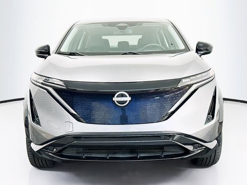 Used 2023 Nissan Ariya AWD image 2