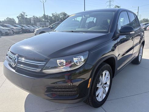 Used 2017 Volkswagen Tiguan S FWD image 3