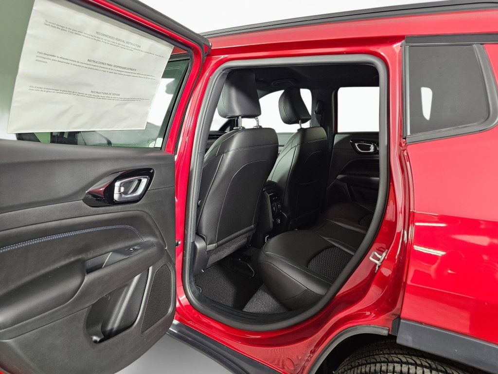 New 2026 Jeep Compass Latitude AWD/4WD image 32
