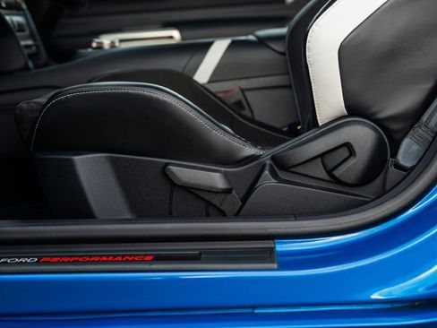 Used 2021 Ford Mustang Shelby GT500 w/ Carbon Fiber Track Pack image 20