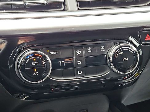 Used 2025 Chevrolet Trax LT image 16