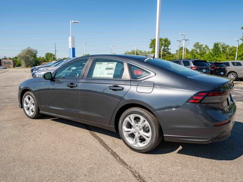 New 2025 Honda Accord LX image 4
