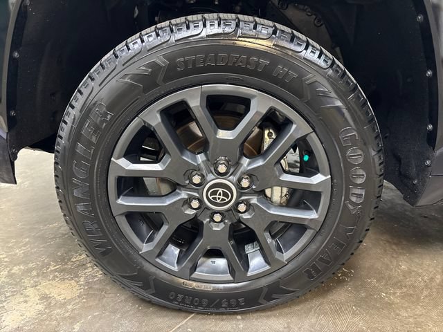 Used 2023 Toyota Tundra Platinum AWD/4WD image 15