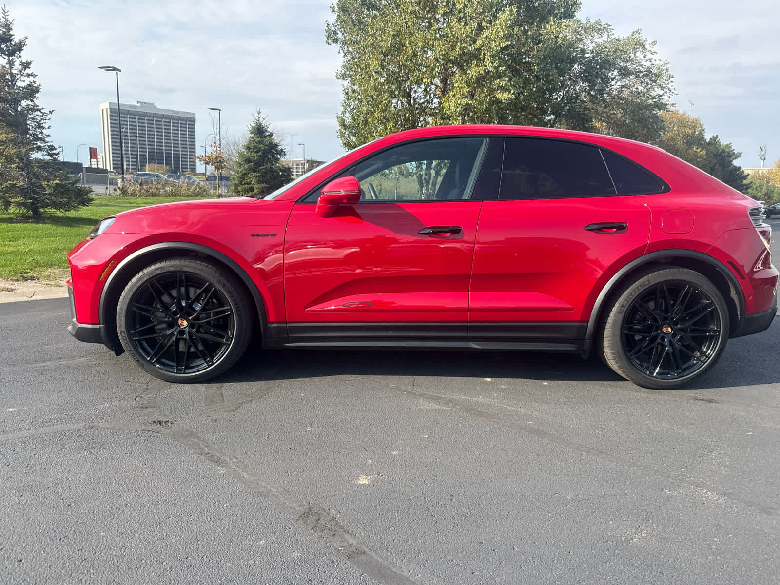 Used 2026 Porsche Macan GTS Electric AWD/4WD image 2