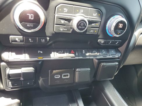 Used 2022 GMC Sierra 1500 Denali w/ Denali Premium Package AWD/4WD image 24