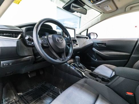 Used 2024 Toyota Corolla LE FWD image 4
