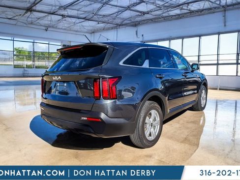 Used 2023 Kia Sorento LX image 32