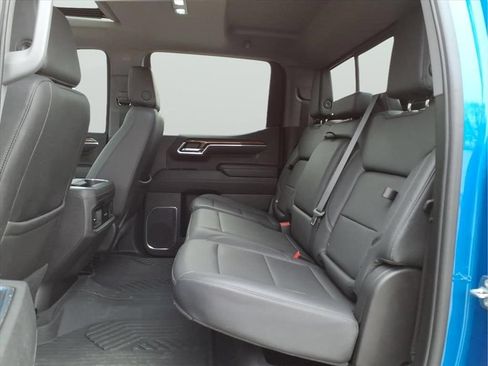 Used 2024 Chevrolet Silverado 1500 LT Trail Boss w/ Convenience Package II AWD/4WD image 31