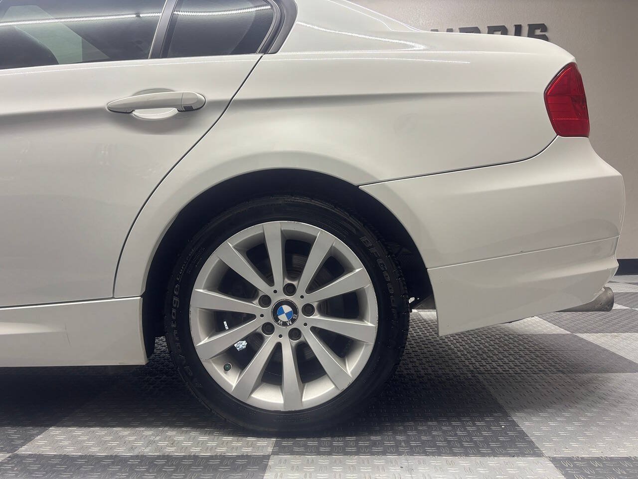 Used 2011 BMW 328i xDrive Sedan AWD/4WD image 13