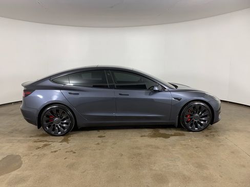 Used 2022 Tesla Model 3 Performance image 10