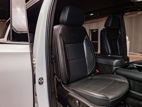 Used 2022 GMC Yukon XL Denali image 27