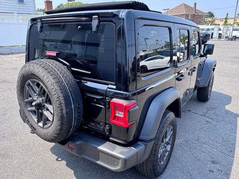 Used 2025 Jeep Wrangler Unlimited Sport AWD/4WD image 9