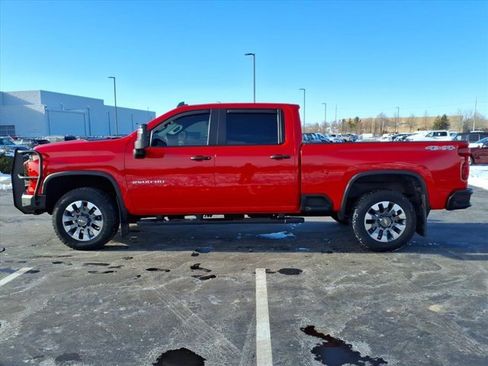 Used 2024 Chevrolet Silverado 2500 Custom w/ Custom Value Package image 4