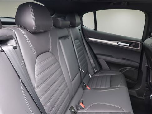 New 2025 Alfa Romeo Stelvio Sprint image 22
