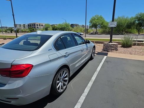 Used 2017 BMW 330e RWD image 4