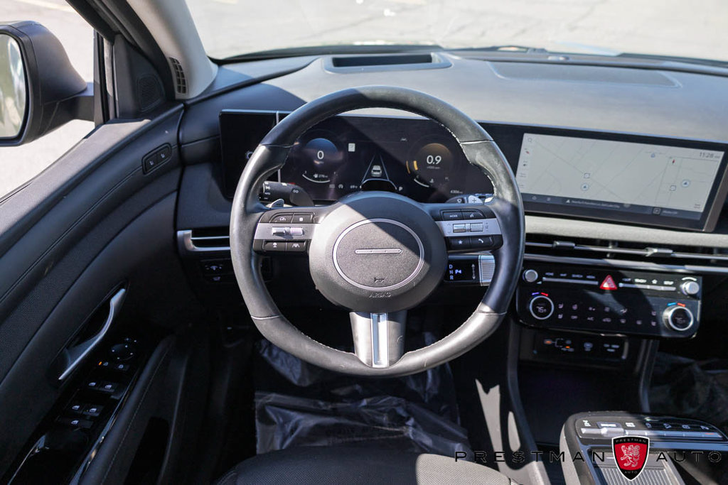 Used 2025 Hyundai Tucson Limited AWD/4WD image 2