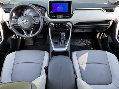 Used 2023 Toyota RAV4 XLE Premium FWD image 9