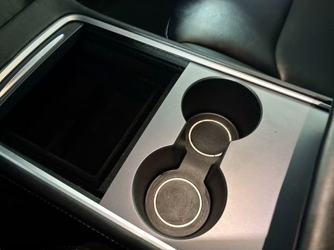 Used 2022 Tesla Model Y Performance image 15