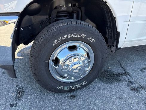 Used 2023 RAM 3500 Tradesman w/ Chrome Appearance Group image 34