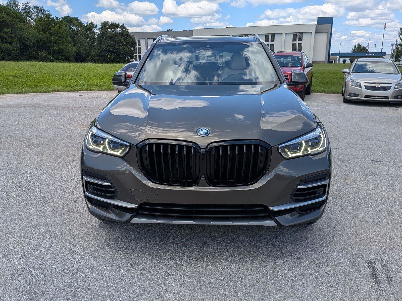 Used 2022 BMW X5 xDrive45e w/ Executive Package AWD/4WD image 8