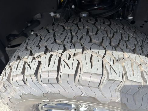 Used 2025 Ford F150 Raptor AWD/4WD image 33