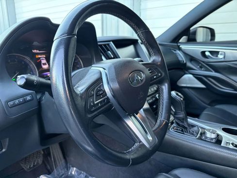 Used 2018 INFINITI Q60 3.0t Luxe image 16