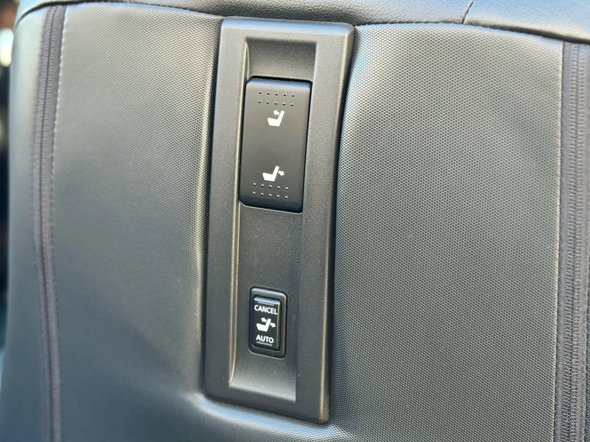 Used 2004 Nissan 350Z Touring RWD image 31