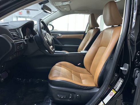 Used 2016 Lexus CT 200h image 11