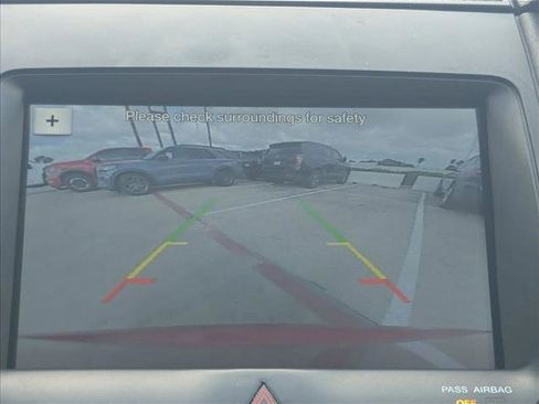 Used 2018 Ford Taurus SEL w/ Equipment Group 201A FWD image 12