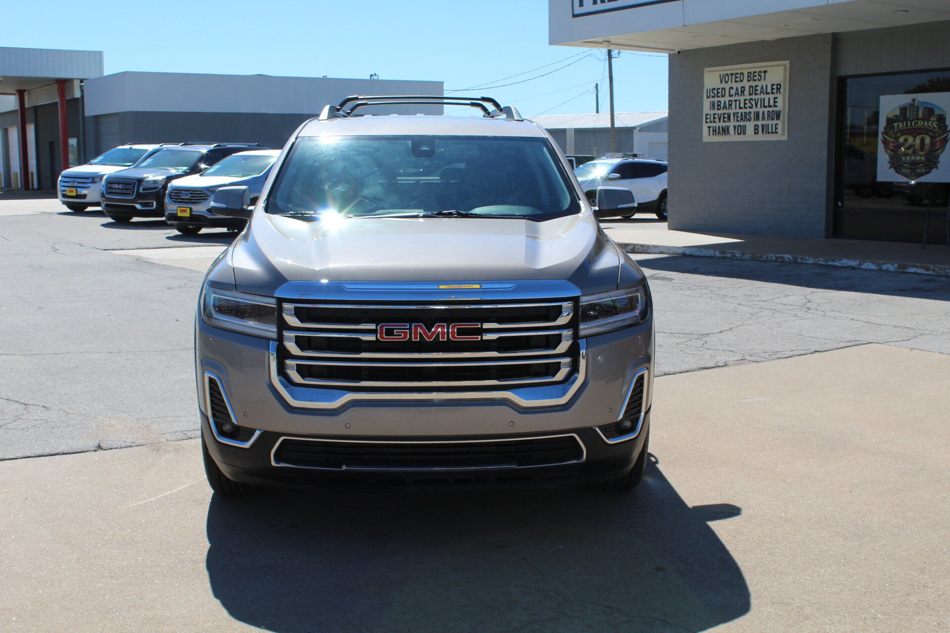 Used 2023 GMC Acadia SLT FWD image 12