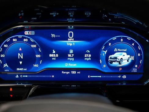 Used 2024 Chevrolet Silverado 1500 LT Trail Boss w/ Convenience Package II image 31