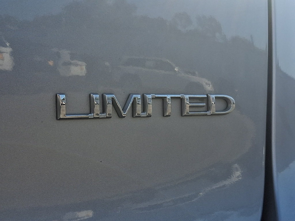 Certified 2020 Chrysler Pacifica Limited FWD image 32