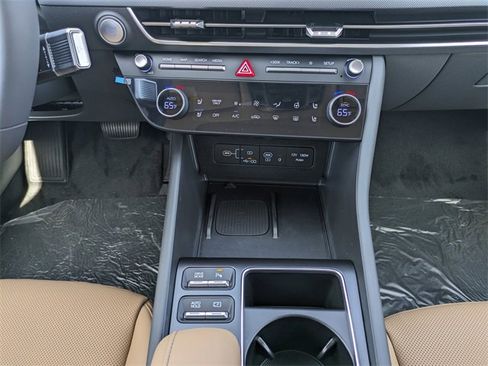 New 2025 Hyundai Sonata Limited image 18