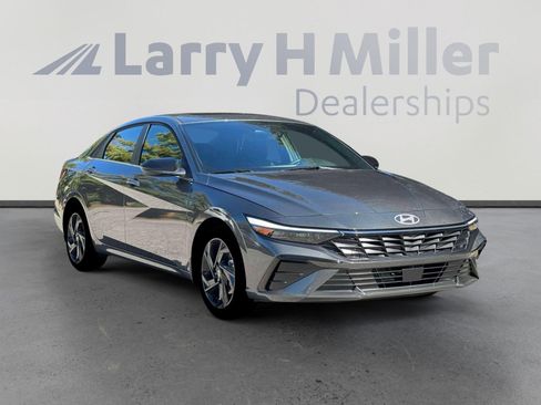 New 2026 Hyundai Elantra SEL Sport Premium FWD image 11
