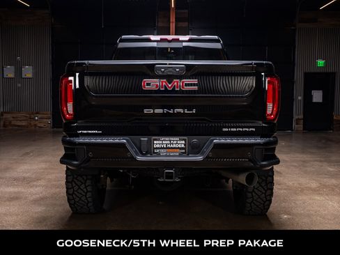 Used 2022 GMC Sierra 2500 Denali image 8