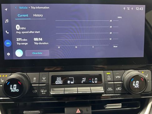 Used 2025 Toyota Grand Highlander AWD image 34