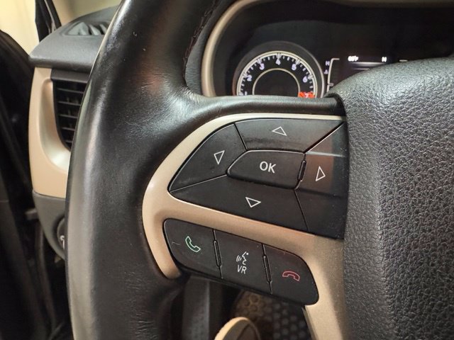 Used 2015 Jeep Cherokee Latitude w/ Cold Weather Group AWD/4WD image 20